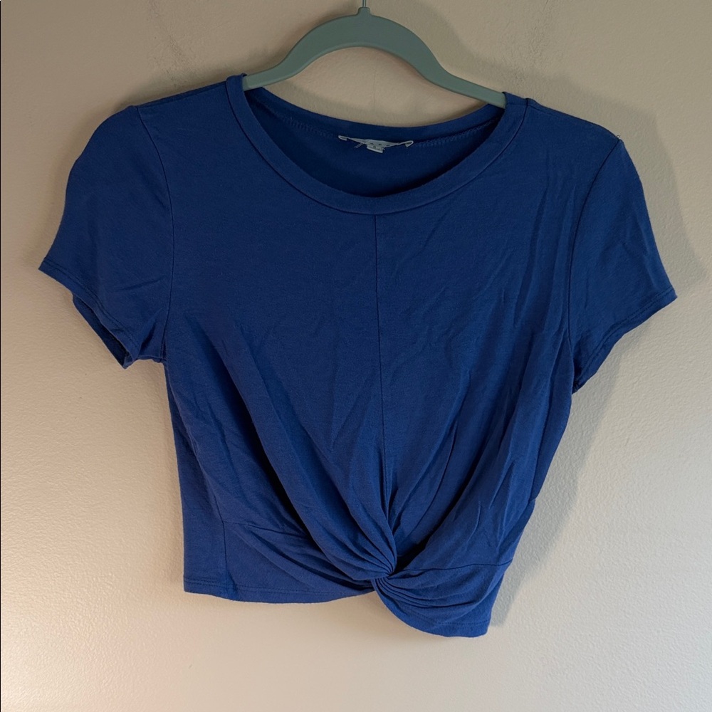 gaze Twisted Front Crop Top in Blue